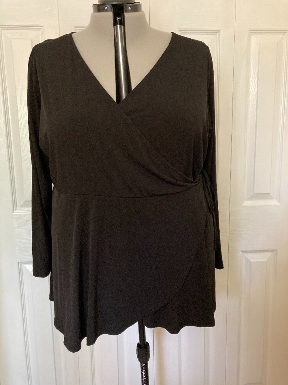 Torrid 4 Black Long Sleeve Wrap Top